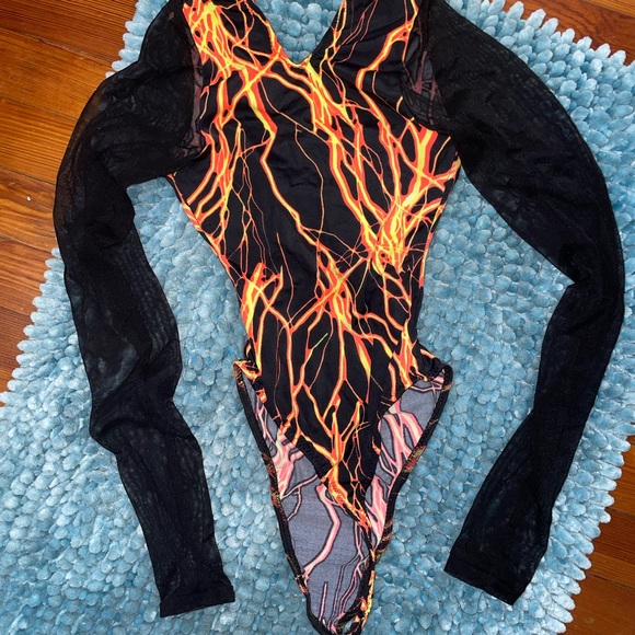 One piece - Picture 4 of 4